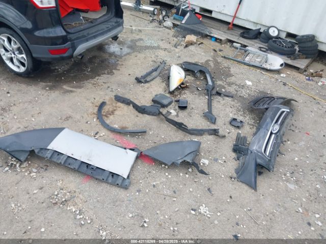 1FMCU0JX5EUB22801 Ford Escape Titanium