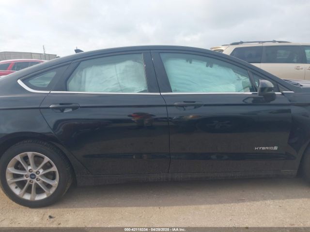3FA6P0LU8KR126779 Ford Fusion Hybrid Se