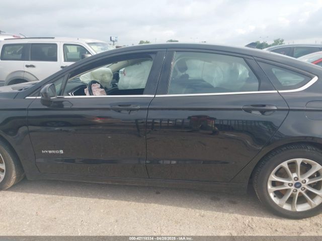 3FA6P0LU8KR126779 Ford Fusion Hybrid Se
