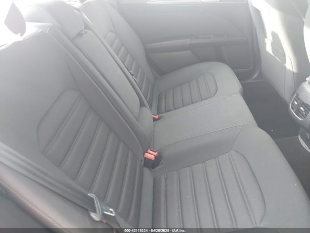 3FA6P0LU8KR126779 Ford Fusion Hybrid Se