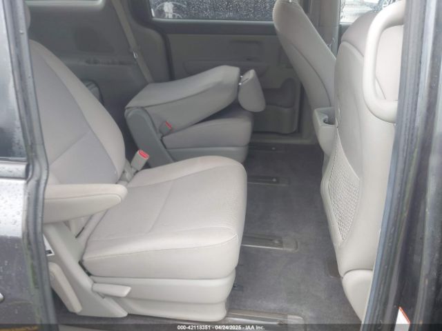KNDMB5C15H6221020 KIA SEDONA LX