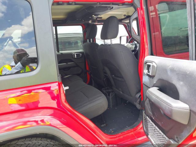 1C4HJXEG4KW573157 Jeep Wrangler Unlimited Sahara 4x4