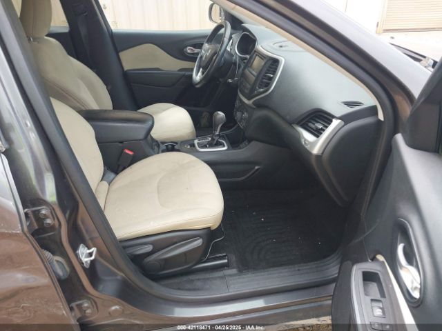 1C4PJLCB7FW620909 Jeep Cherokee Latitude
