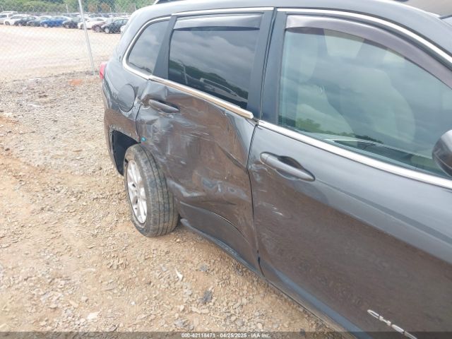 1C4PJLCB7FW620909 Jeep Cherokee Latitude