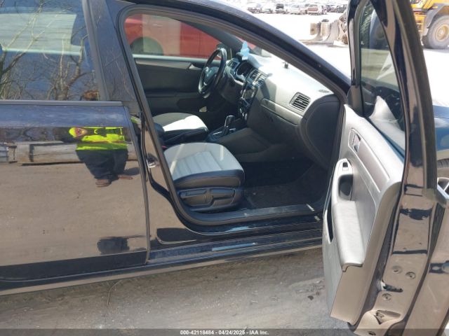 3VWD17AJ1GM404282 Volkswagen Jetta 1.8t Sport