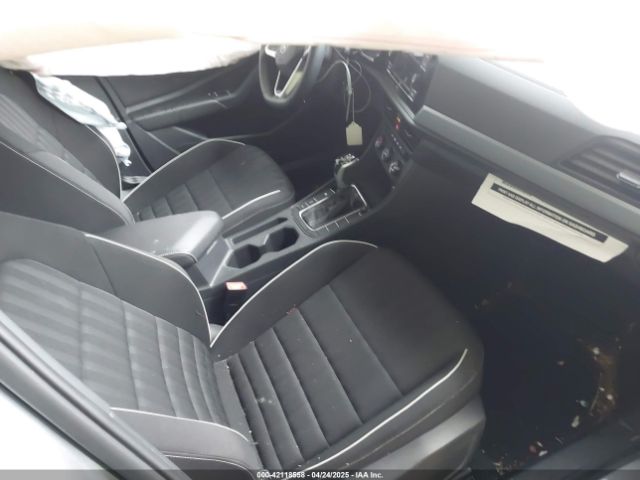 2023 VOLKSWAGEN JETTA 3VWBM7BU8PM051563 Photo 4