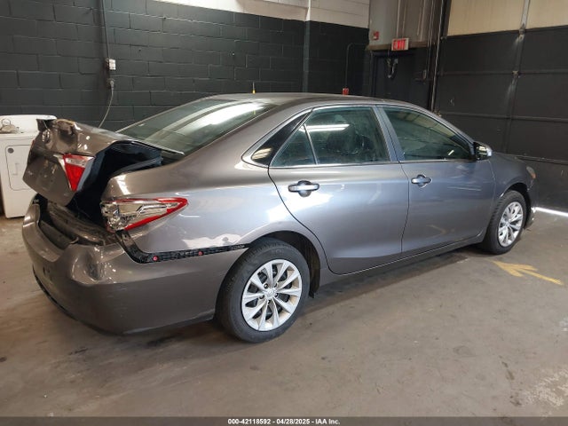 4T1BF1FK8HU640267 Toyota CAMRY SE