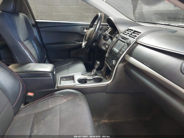 4T1BF1FK8HU640267 Toyota CAMRY SE