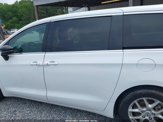Chrysler Pacifica Touring L 2024 2C4RC1BG6RR116594 Image 13