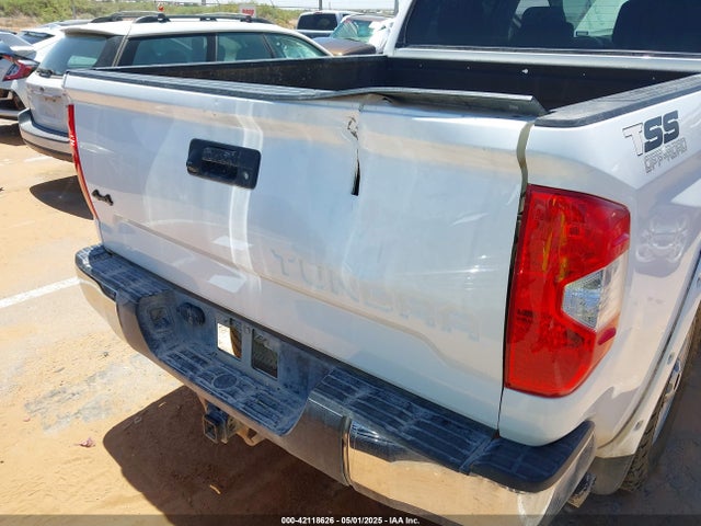 5TFDW5F14JX698683 Toyota Tundra Sr5 5.7l V8