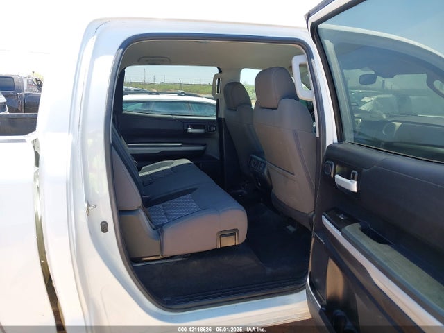 5TFDW5F14JX698683 Toyota Tundra Sr5 5.7l V8