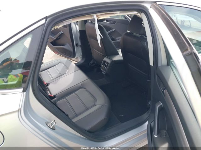 2020 VOLKSWAGEN PASSAT 1VWSA7A31LC027280 Photo 7