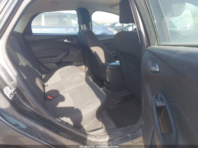 1FADP3K26GL279188 Ford FOCUS SE