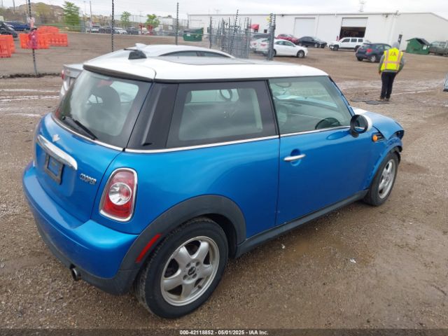 2011 MINI COOPER WMWSU3C55BT252427 Photo 3
