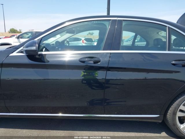 55SWF4JBXHU218250 Mercedes-Benz C 300 Luxury/sport