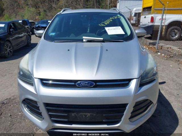 1FMCU9JXXGUA51537 Ford Escape Titanium