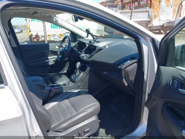 1FMCU9JXXGUA51537 Ford Escape Titanium