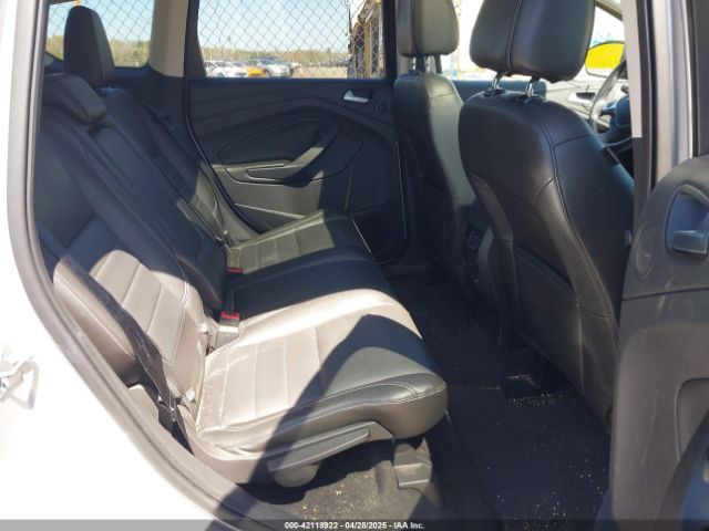 1FMCU9JXXGUA51537 Ford Escape Titanium