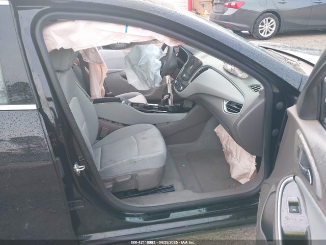 1G1ZB5STXSF110018 Chevrolet Malibu Fwd Ls