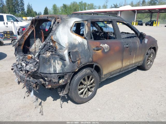 KNMAT2MT9JP525966 Nissan ROGUE SV