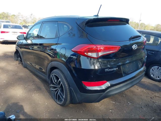 KM8J3CA43GU038447 Hyundai TUCSON SE