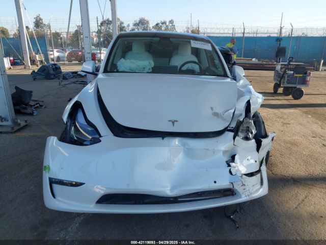 7SAYGDEE3NF426030 Tesla Model Y