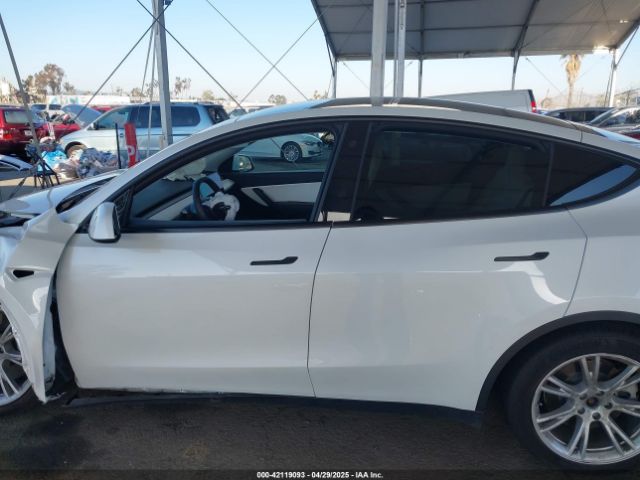 7SAYGDEE3NF426030 Tesla Model Y