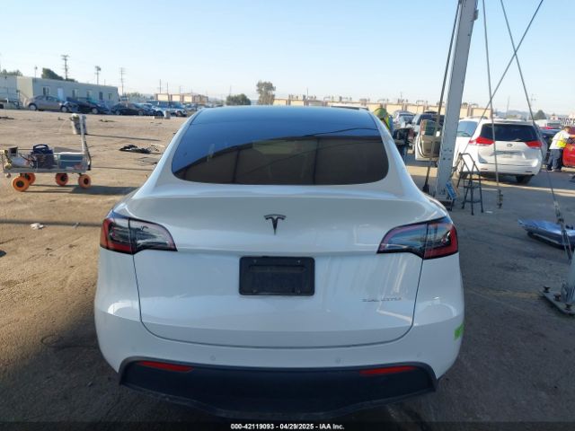 7SAYGDEE3NF426030 Tesla Model Y