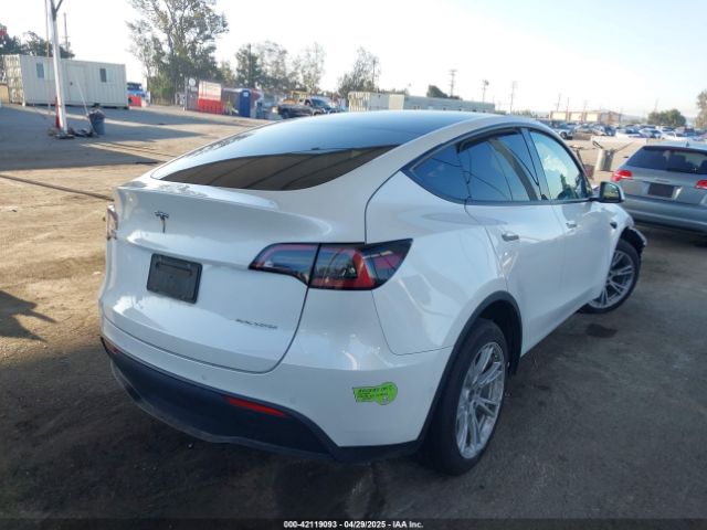 7SAYGDEE3NF426030 Tesla Model Y