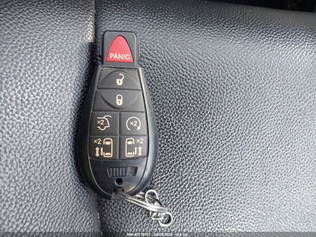 2C4RC1CG8ER307281 Chrysler Town & Country Touring-l