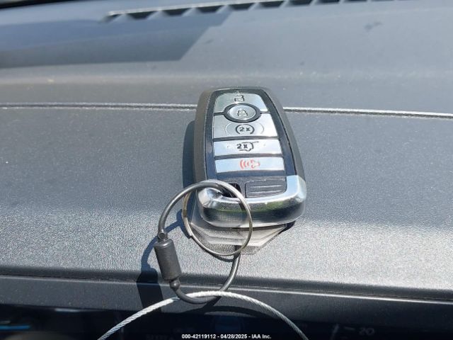 1FMJU1J89REA25669 Ford Expedition Xlt