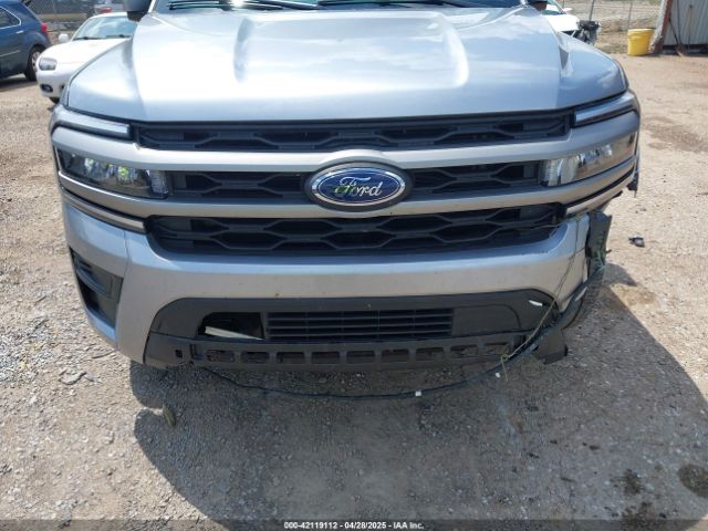 1FMJU1J89REA25669 Ford Expedition Xlt