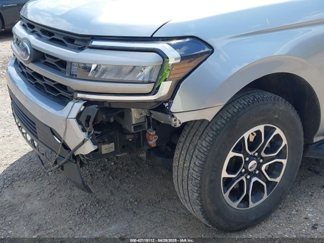 1FMJU1J89REA25669 Ford Expedition Xlt