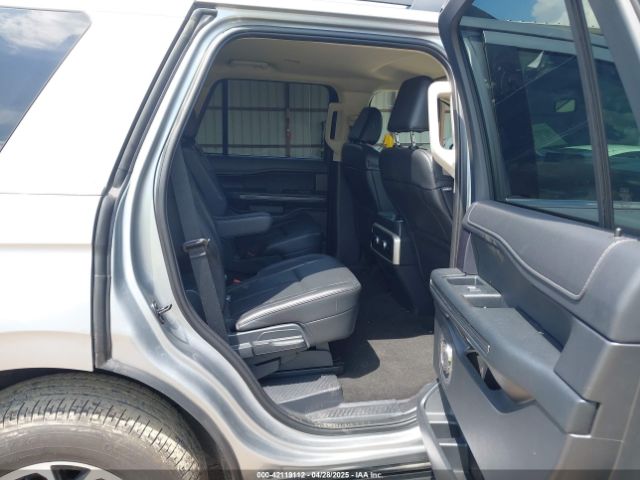 1FMJU1J89REA25669 Ford Expedition Xlt