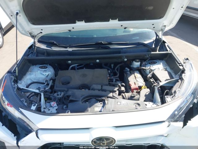 2T3F1RFV0LC090346 Toyota RAV4 LE