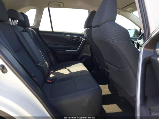2T3F1RFV0LC090346 Toyota RAV4 LE