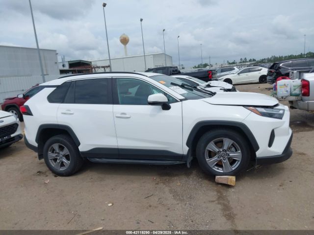 2T3P1RFV6NC268137 Toyota Rav4 Xle