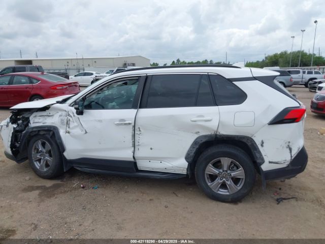 2T3P1RFV6NC268137 Toyota Rav4 Xle