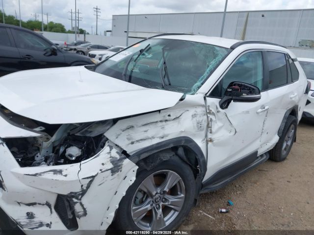 2T3P1RFV6NC268137 Toyota Rav4 Xle