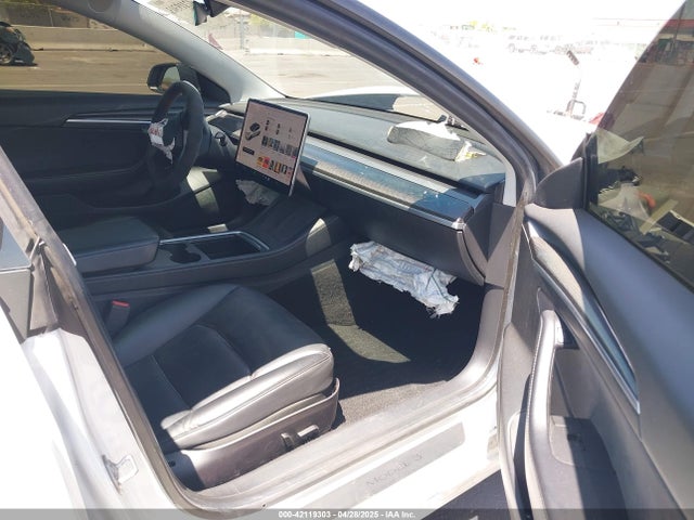 5YJ3E1EC2MF001553 Tesla MODEL 3