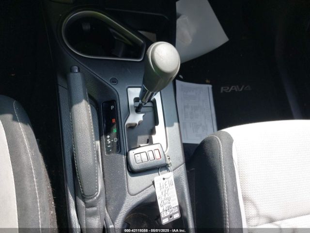 JTMWFREV6HJ111319 Toyota Rav4 Xle
