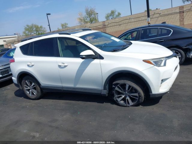 JTMWFREV6HJ111319 Toyota Rav4 Xle