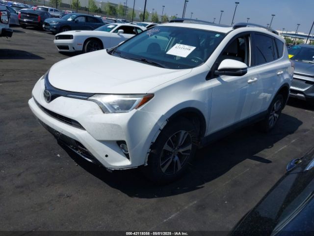 JTMWFREV6HJ111319 Toyota Rav4 Xle