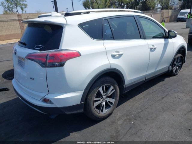 JTMWFREV6HJ111319 Toyota Rav4 Xle