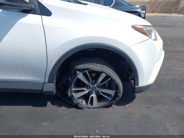 JTMWFREV6HJ111319 Toyota Rav4 Xle