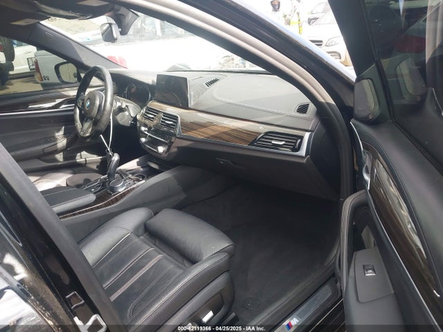 WBAJE5C5XJWA94252 BMW 540I