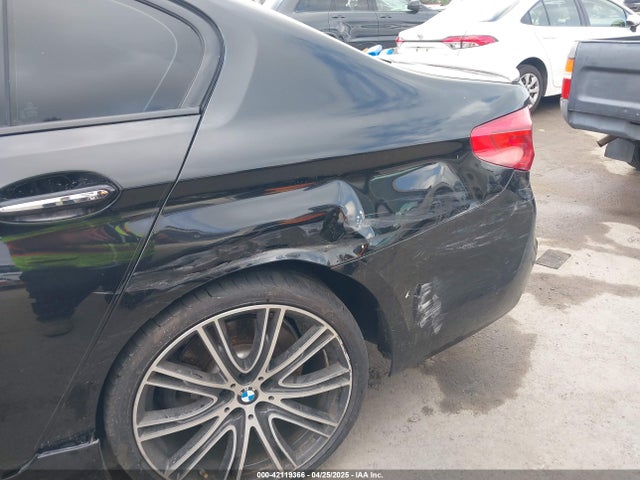 WBAJE5C5XJWA94252 BMW 540I