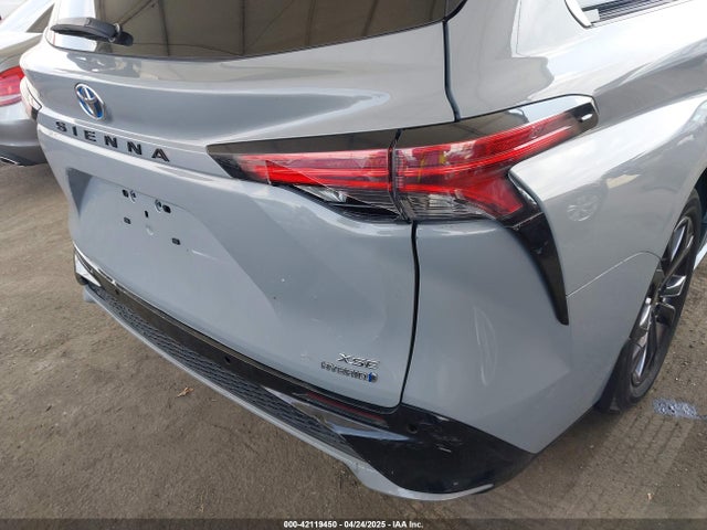 5TDDRKEC1PS158425 Toyota Sienna Xse