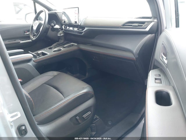5TDDRKEC1PS158425 Toyota Sienna Xse