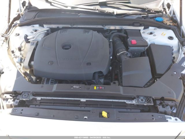 2019 VOLVO S60 7JRA22TK4KG017483 Photo 9
